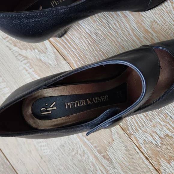 Black leather heels - Picture 3 of 5